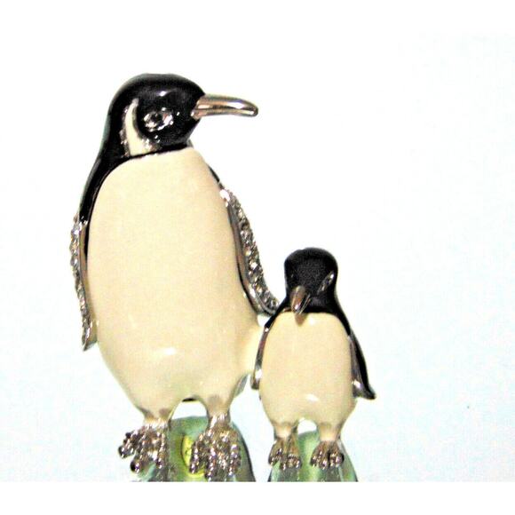 NEW Enameled Metal PENGUIN & BABY TRINKET BOX FIGURINE Austrian Crystals In Box - Picture 5 of 6